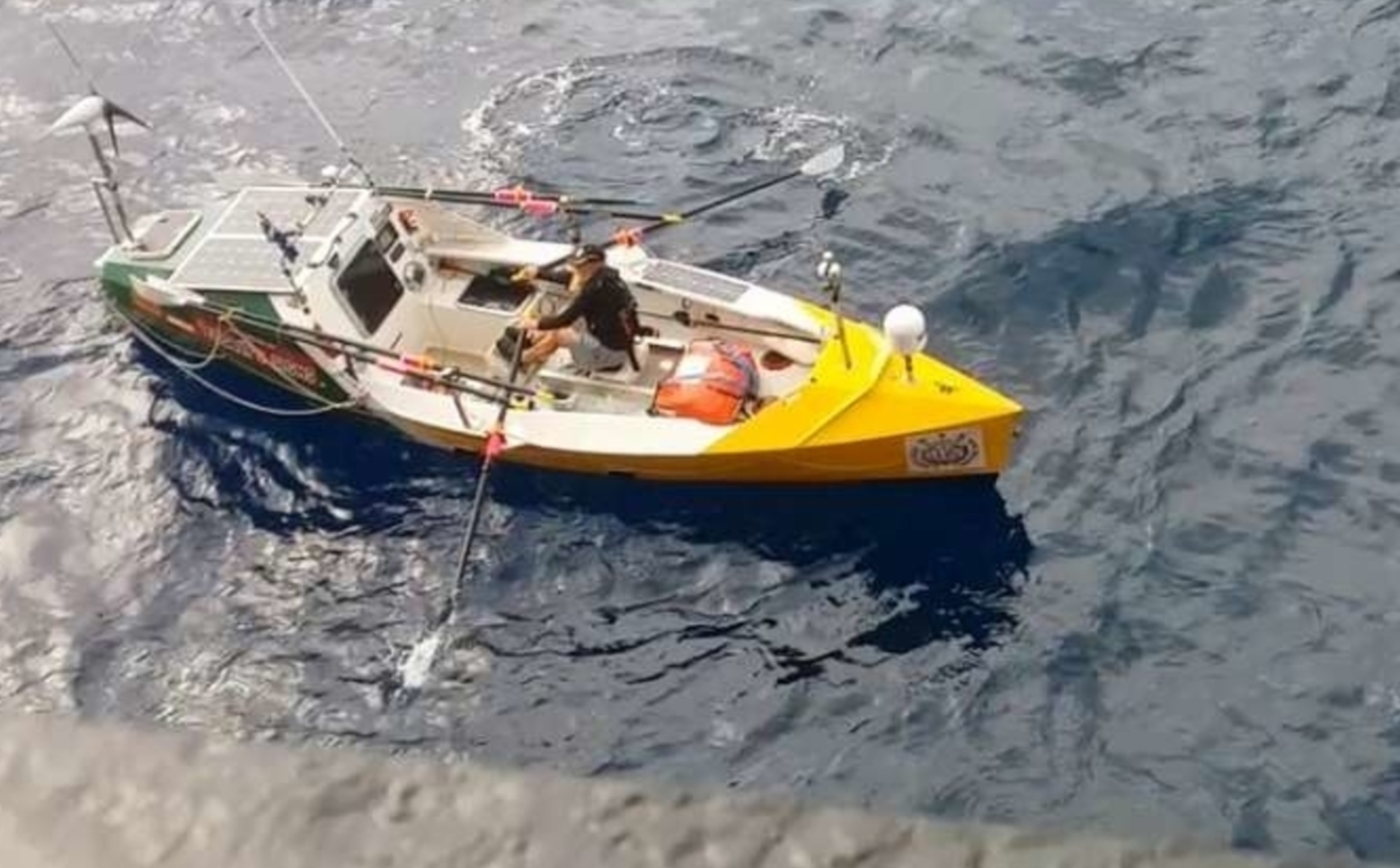 IVS Kanda rescues a kayaker